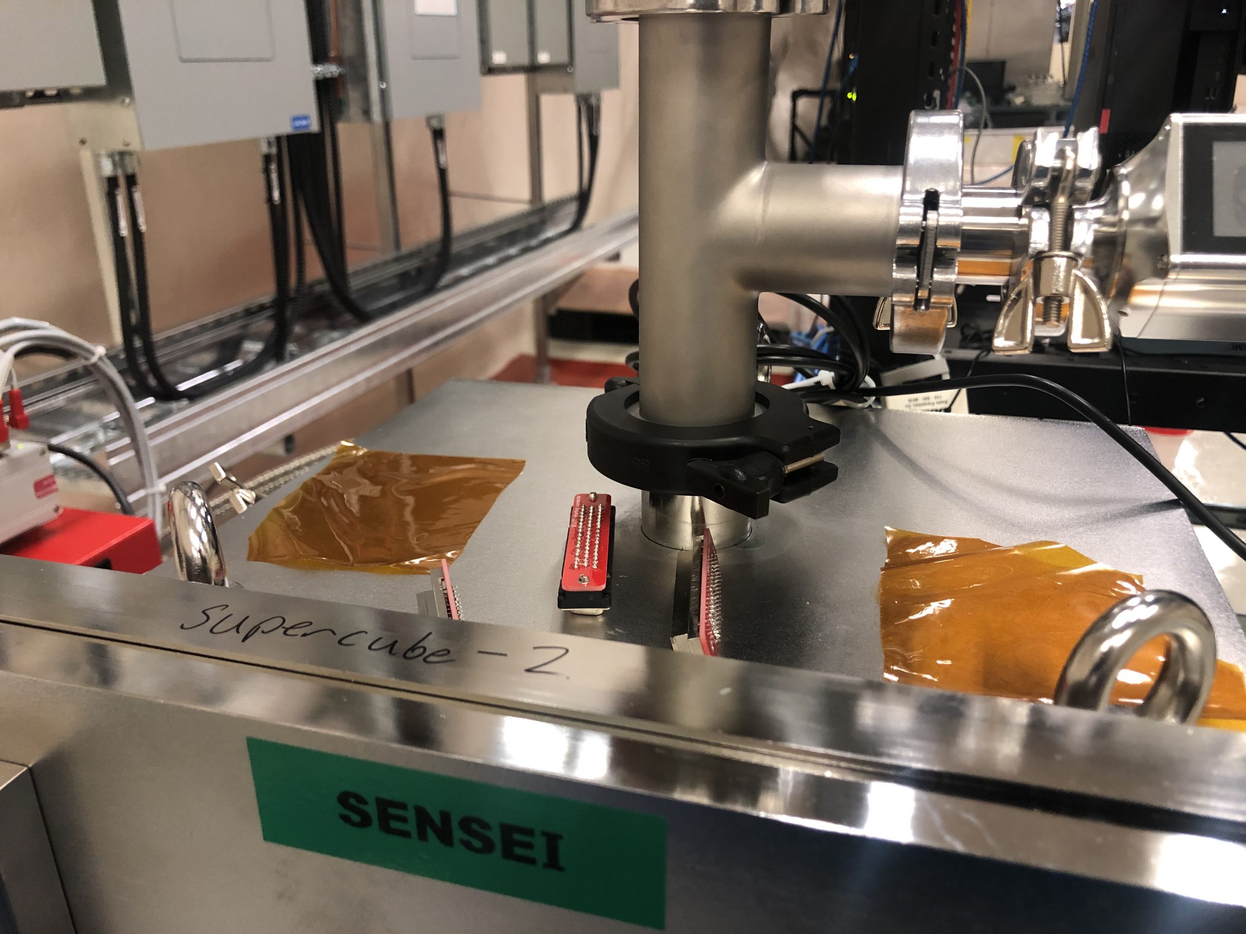 Latest Physics Breakthrough: Gold Laser Experiment Causes Sensation! - demuux7